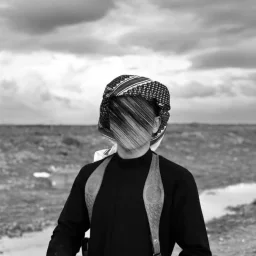 صورة ابــو وتـيــن🤎🌺