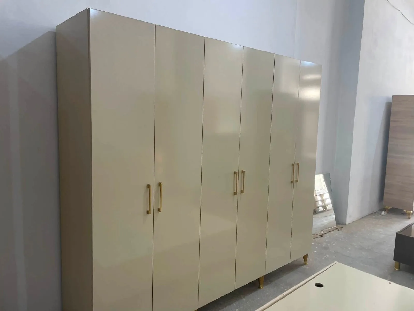 غرف نوم MDF بتصاميم عصرية ولمسات فاخرة ✨نصمّم وننفّذ غرف نوم حسب الطلب، بتفاصيل دقيقة وتشطيبات أنيقة — صورة 4