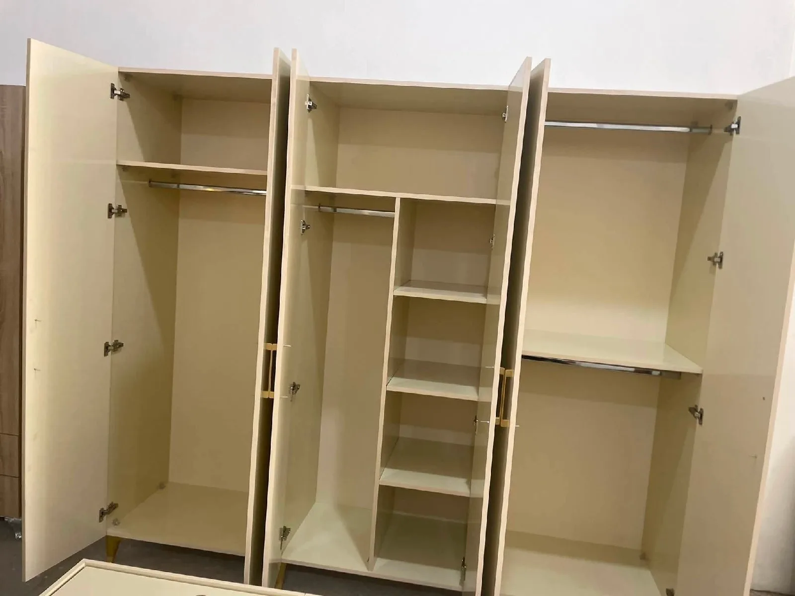 غرف نوم MDF بتصاميم عصرية ولمسات فاخرة ✨نصمّم وننفّذ غرف نوم حسب الطلب، بتفاصيل دقيقة وتشطيبات أنيقة — صورة 5